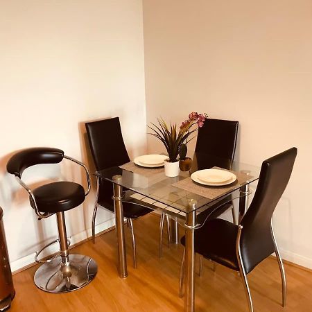 3 Bedroom Beautiful Apartment Manchester Exterior foto